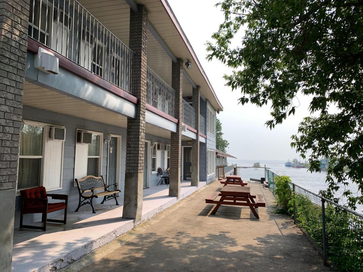 Old Mill Motel Blind River Exterior photo
