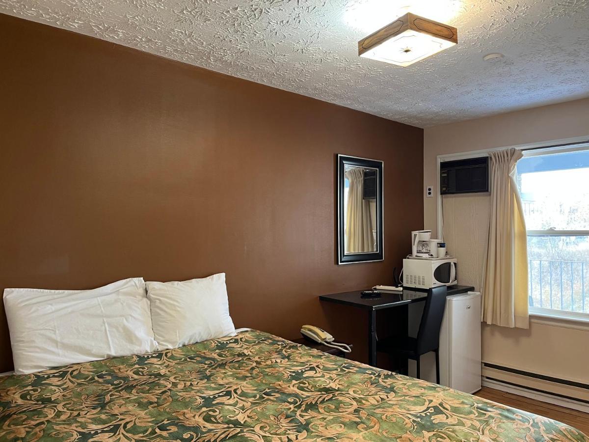 Old Mill Motel Blind River Exterior photo