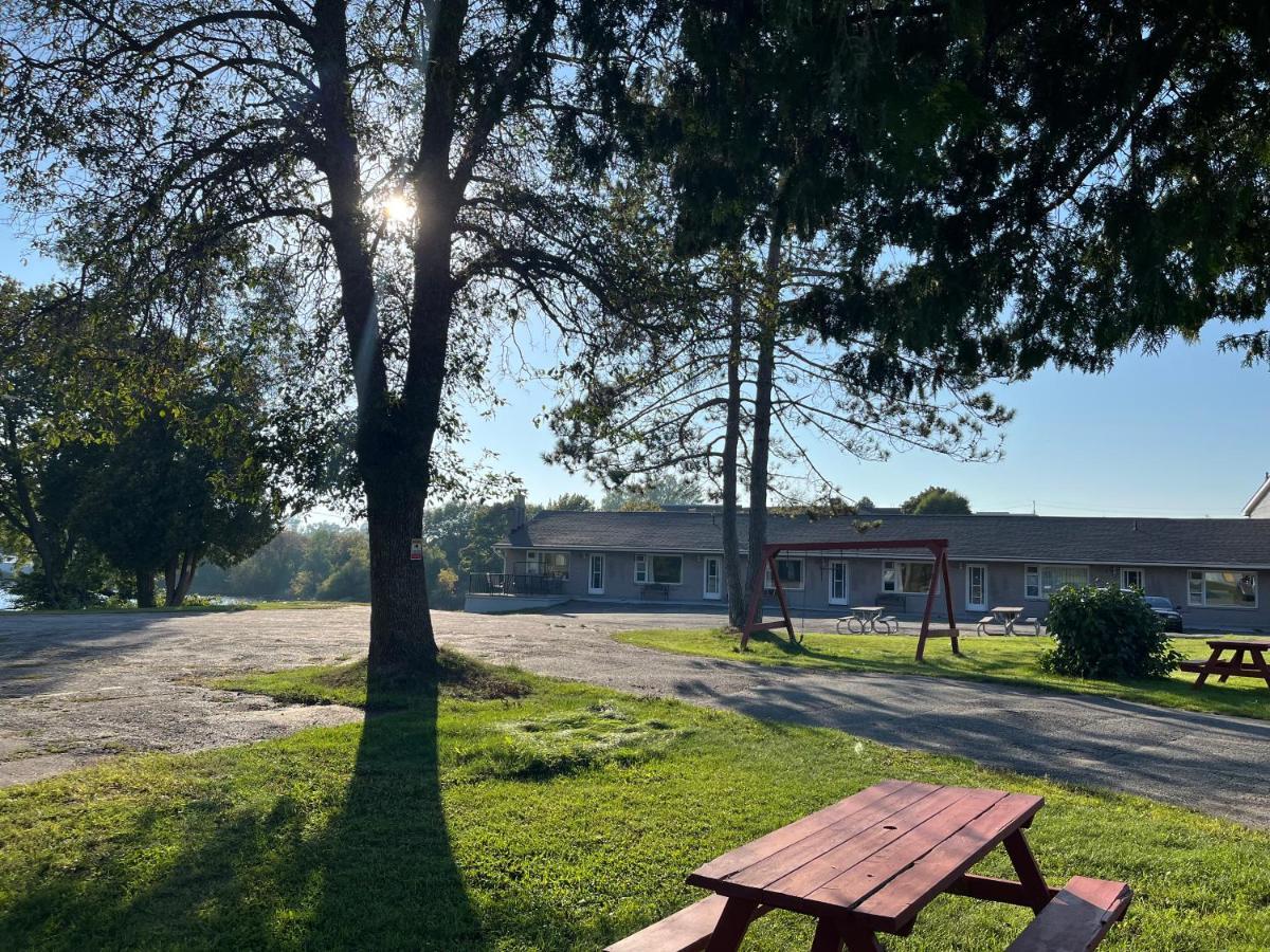 Old Mill Motel Blind River Exterior photo